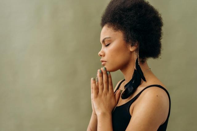 Photo by Mikhail Nilov: https://www.pexels.com/photo/woman-in-black-tank-top-6932088/